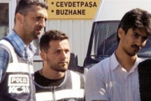 Van'da 'hasarlı bina' r&uuml;şveti
