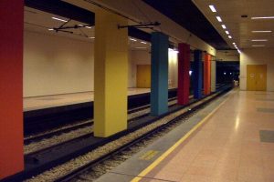 Metro istasyonlarına makyaj