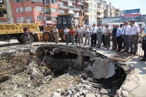 &Ccedil;arşı deresi denizle buluşuyor