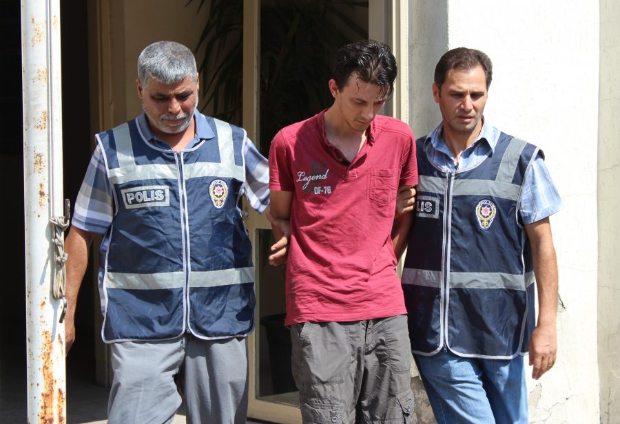 Şeytana uyan şaşkın hırsız