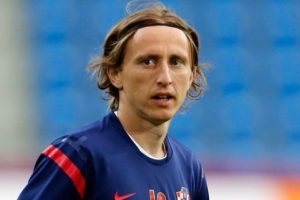 Real Madrid'e Modric s&uuml;rprizi!