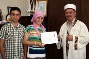 Aşkı i&ccedil;in m&uuml;sl&uuml;man oldu