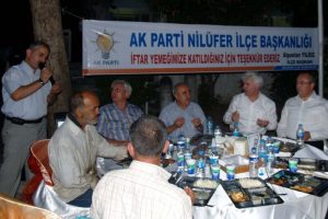 Nil&uuml;fer'in mahallerinde AK Parti iftarları