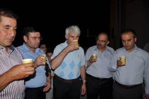 Vekil 'G&uuml;venli' dedi ve i&ccedil;ti