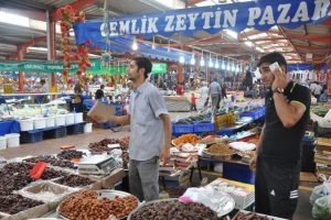 Esnaf bunaldı, başkan havalandırma istedi