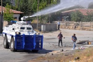 Başkentte olaylı gecekondu yıkımı