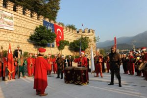 Kestel'in silueti kale ile renklendi