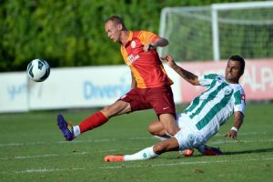 Galatasaray yarım d&uuml;zine attı!
