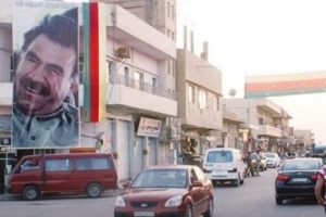 Sınırda PKK fotoğrafları