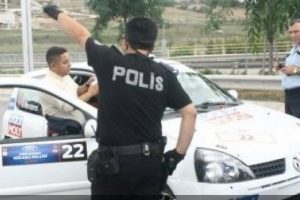 Oto rallisinde inanılmaz olay!