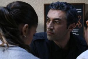 T&uuml;rk oyuncuya havalimanında b&uuml;y&uuml;k şok