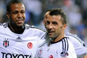 Beşiktaş'ta Simao krizi