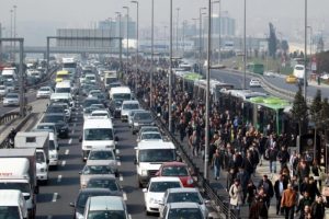 G&ouml;&ccedil;te adres: İstanbul, Ankara ve Bursa