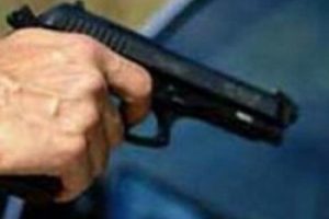 35 yıllık eşini sokak ortasında &ouml;ld&uuml;rd&uuml;