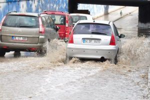 Sel Erzurum'u vurdu