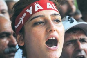 Dedeler zayıfladı meydan siyasete kaldı