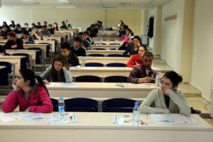 Baraj puanı d&uuml;ş&uuml;r&uuml;lmeyecek