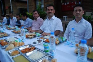 Gemlik'te 5 mahalle iftarda buluştu