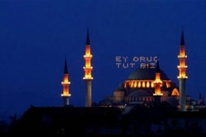 Aşırı sıcakta oru&ccedil; tutmamak caiz mi?