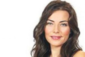 Burcu Kara boşanır boşanmaz  &ouml;yle bir tweet attı ki...