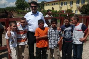 Kimsesiz &ccedil;ocukların mutlu g&uuml;n&uuml;