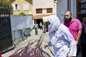 Camiye &ccedil;irkin saldırı