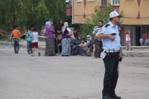 Kamyonun altında kalan &ccedil;ocuk hayatını kaybetti