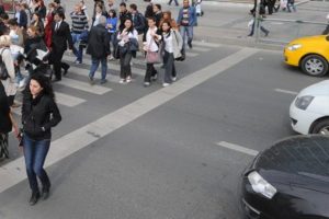 'Yaya'ya yol vermeyen s&uuml;r&uuml;c&uuml;ye ceza
