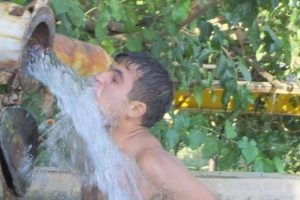 Damacana yerine kaynak sularına h&uuml;cum ettiler