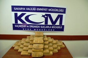 Otomobil bagajında 51 kilo eroin ele ge&ccedil;irildi