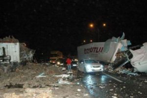 TEM 'de TIR dehşeti!