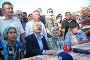 Kılı&ccedil;daroğlu, şehit ailesini ziyaret etti