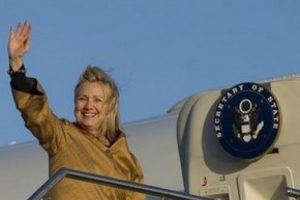 Clinton'dan s&uuml;rpriz ziyaret
