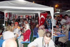 MHP Mudanya ailesi iftar yemeğinde buluştu