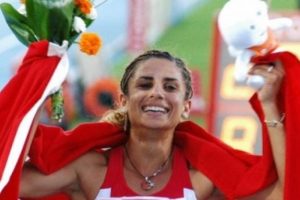 Nevin Yanıt yarı finalde!