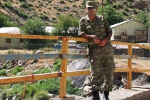 Ben seni biliyorsam, sen o mermilerin &uuml;zerine y&uuml;r&uuml;m&uuml;şs&uuml;nd&uuml;r