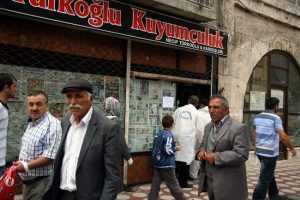 T&uuml;nel kazarak kuyumcu soydular