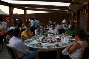 Gazeteciler Almira'da iftarda buluştu
