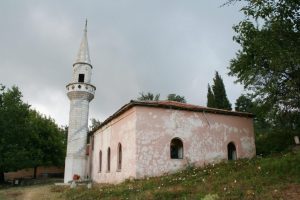 K&ouml;y camisi bakımsızlıktan &ccedil;&uuml;r&uuml;yor