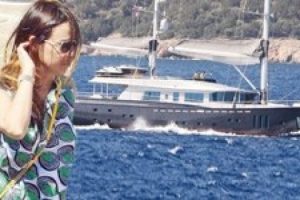 7 milyon euro'luk tekne denize indi