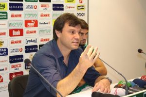 "Bursaspor d&uuml;şmanlarına fırsat vermeyin"