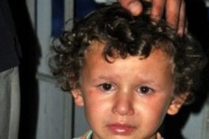 Babasını g&ouml;z&uuml;n&uuml;n &ouml;n&uuml;nde vurdular