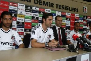 Beşiktaş'ta 4 imza!
