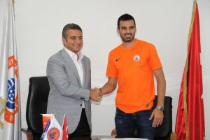 Turgay Bahadır imzaladı