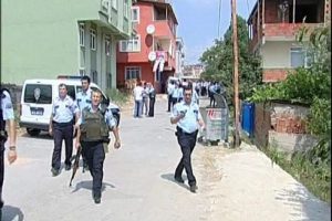Pendik'te silahlı soyguncu dehşeti