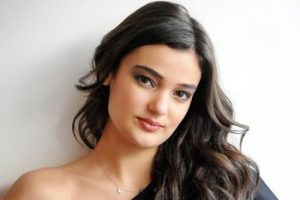 Merve B&uuml;y&uuml;ksara&ccedil;'tan Milliyet yazarına rest