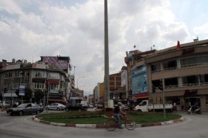 İneg&ouml;l halkı gazinin otob&uuml;sle g&ouml;nderilmesine tepkili