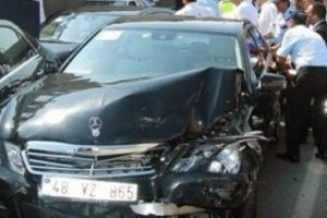 T&uuml;rkmenistan Devlet Başkanı'nın konvoyunda kaza