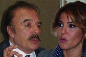 Her şeyi olsa da g&ouml;z&uuml; doymaz