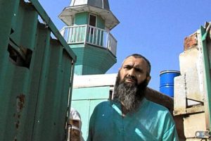Sahte peygamber m&uuml;ritlerini 10 yıldır yer altında tutuyor